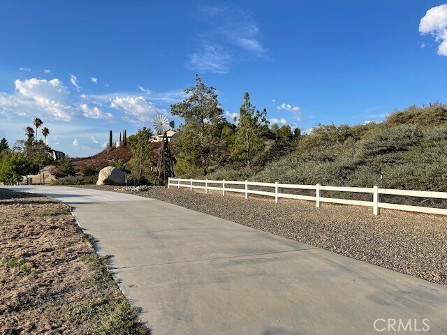 Building Photo - 38975 Loftus Ln