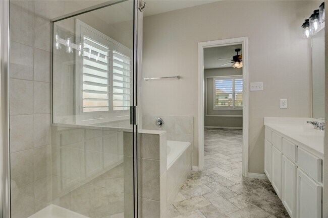Building Photo - 24722 Allori Ct