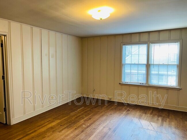 Building Photo - 3560 Poplar Ave