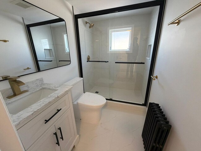 Building Photo - Great Home For RWJMS/Rutgers Students * Walk to New Brunswick/Highland Park Nightlife * All Utili...