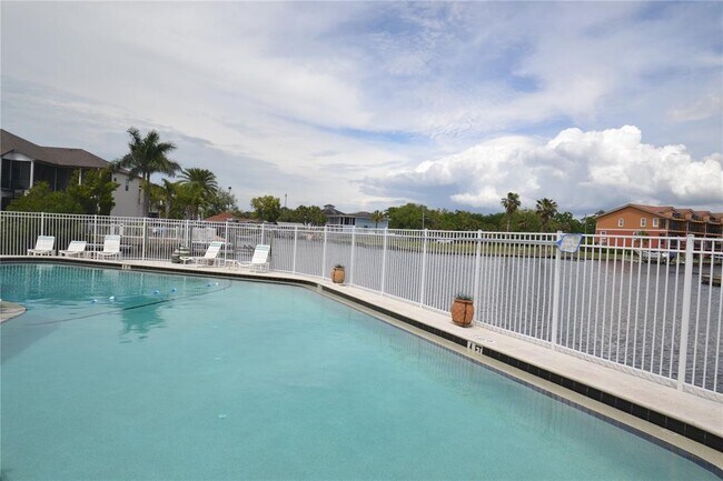 Building Photo - 329 Moorings Cove Dr