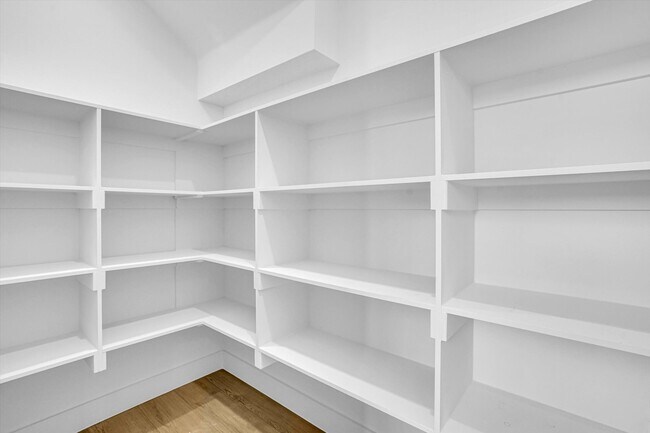 Building Photo - 1703 Nomas St