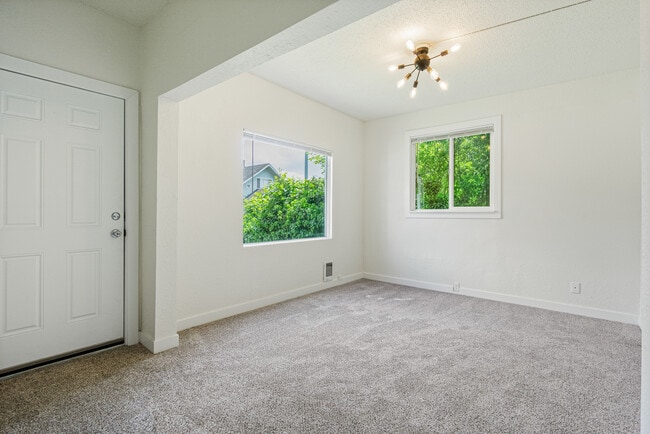 Building Photo - 2304 S Wilkeson St