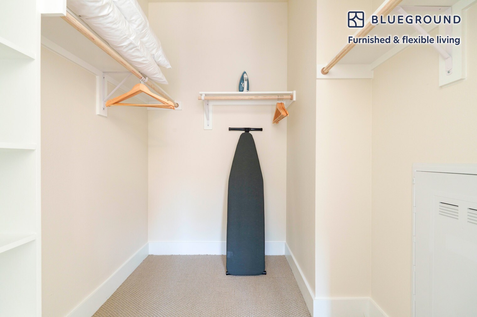 Building Photo - 1501 W Howard Ln