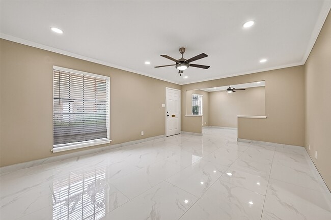 Building Photo - 6649 De Moss Dr