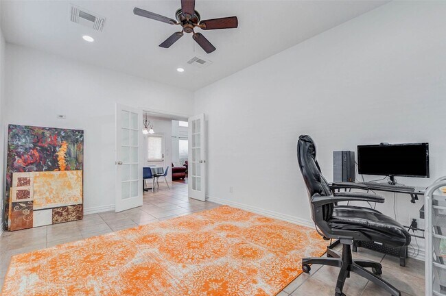 Building Photo - 26511 Cresent Cove Ln