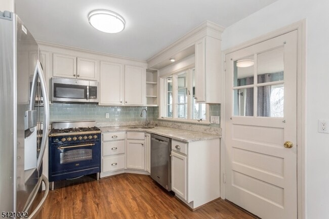 Building Photo - 145 Highview Terrace