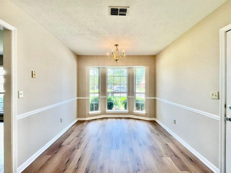 Building Photo - 9 Pebblecreek Dr NW