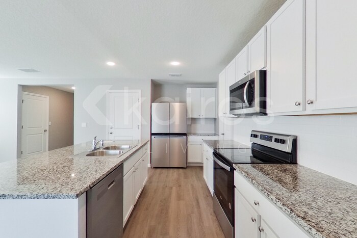 Building Photo - 8577 SW 43rd Ter