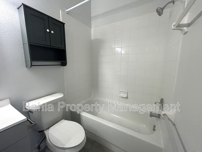 Building Photo - 2320 Lake Woodberry Cir