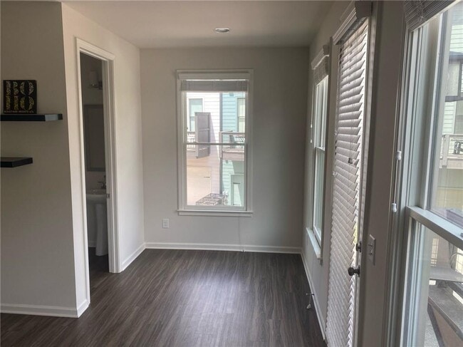 Building Photo - 757 Cady Way