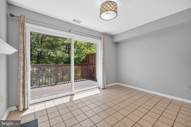 Building Photo - 18273 Leman Lake Dr