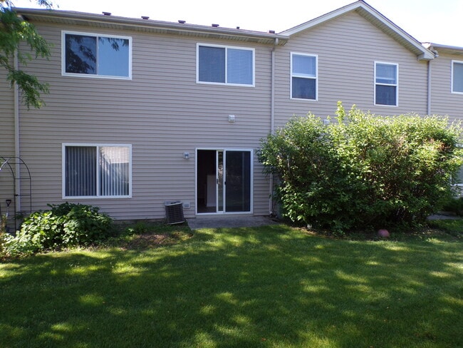 Building Photo - 3364 Blue Ridge Dr