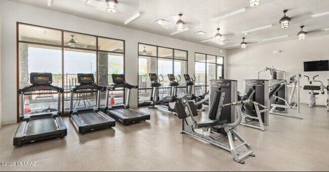 Building Photo - 9095 Blue Saguaro St