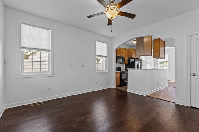 Building Photo - Gorgeous 3 Bedroom Home in Downtown Raleig...