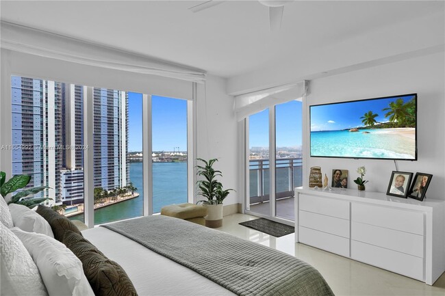 Bedroom - 901 Brickell Key Blvd