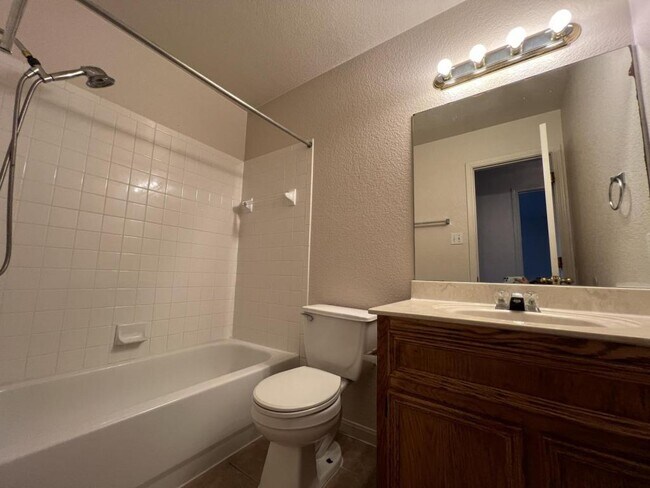 Building Photo - 3706 Dustin Ct