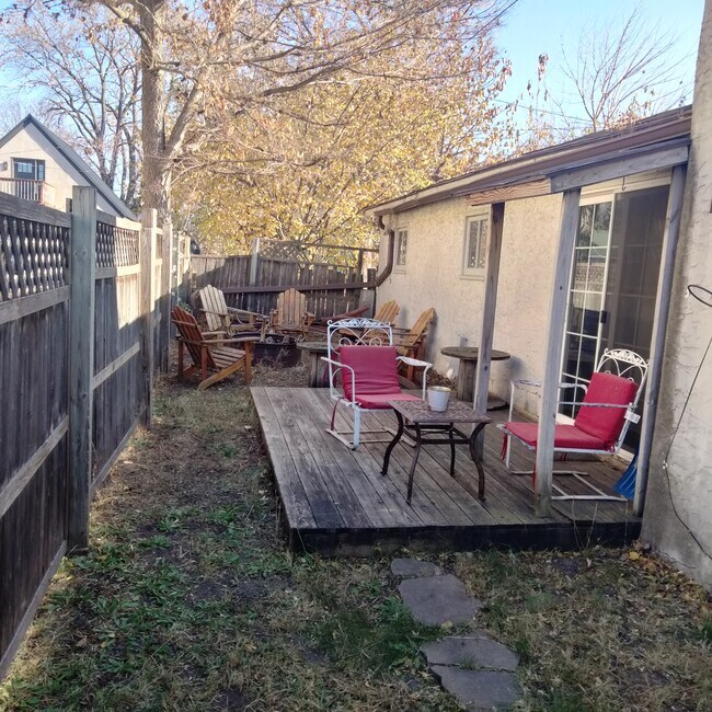 Building Photo - 2009 2nd St NE