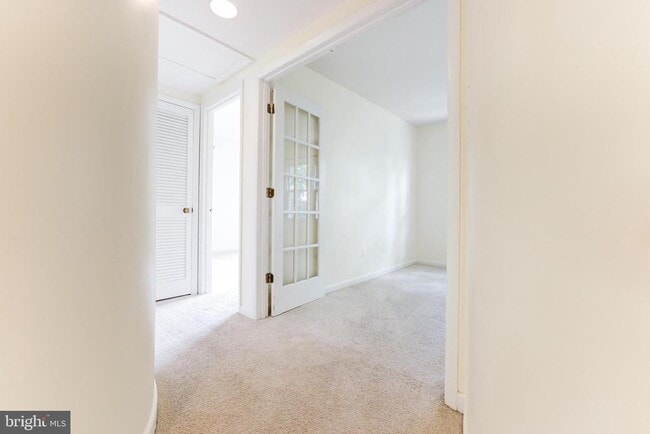 Building Photo - 8509 Jeffersonian Ct