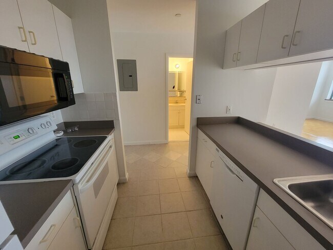 Building Photo - Studio Available Near North Quincy T With Parking