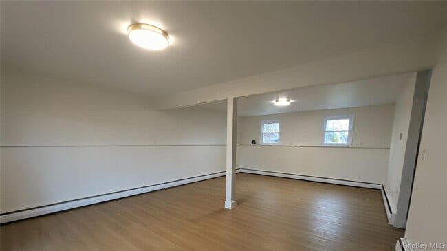 Building Photo - 727 NY-302