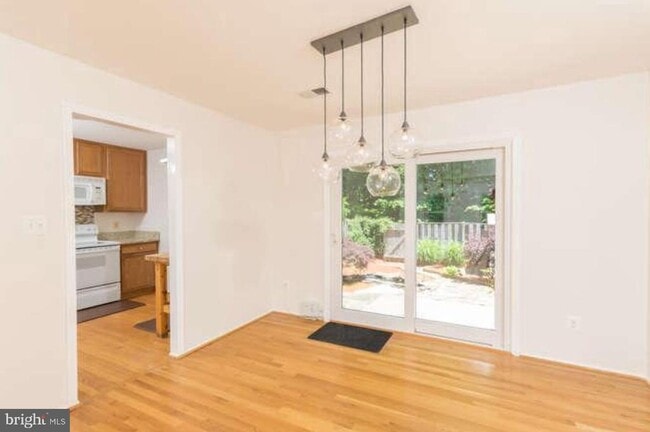 Building Photo - 8302 Moline Pl