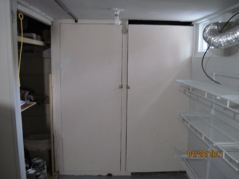 Building Photo - 505 Alderson Ave
