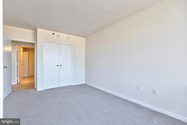 Building Photo - 202 W Rittenhouse Square