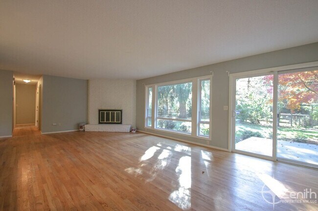 Building Photo - 12908 NE Salmon Creek Ave