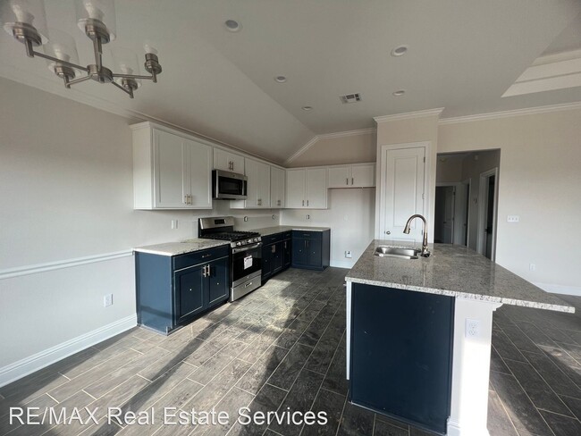 Building Photo - 4 br, 2 bath House - 552 Brunswick Gardens