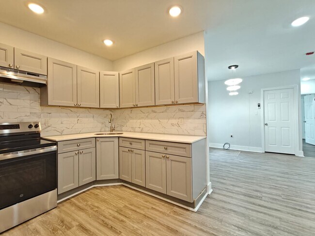 Building Photo - 1404 N 21st St