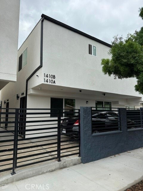 Primary Photo - 5701 Normandie Ave
