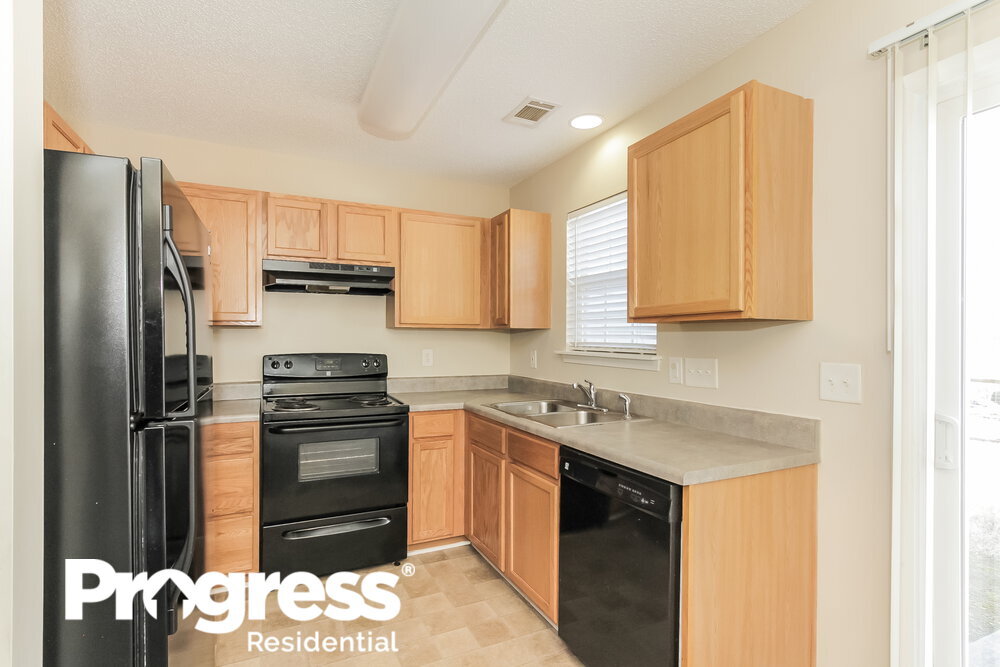 Building Photo - 17113 Greenlawn Hills Ct