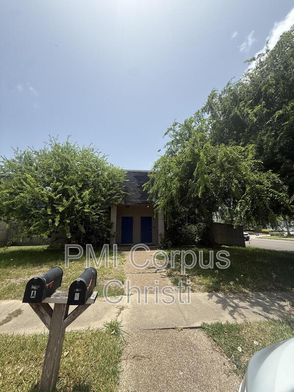 Building Photo - 5001 Meandering Ln