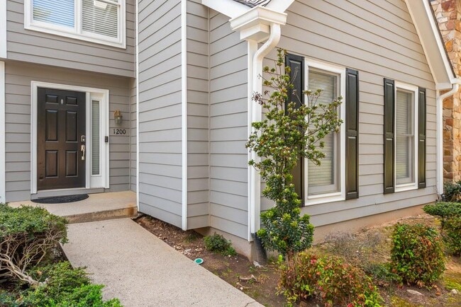 Building Photo - 1200 Defoor Ct NW