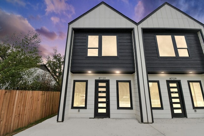 Building Photo - 7129 Sidney St