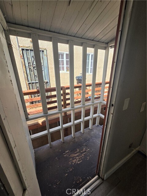 Building Photo - 8139 Beechwood Ave