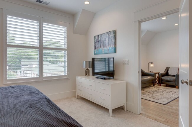 Building Photo - Franklin Home For Lease