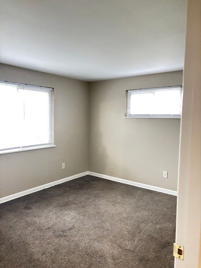 Building Photo - 4905 Northcrest Dr