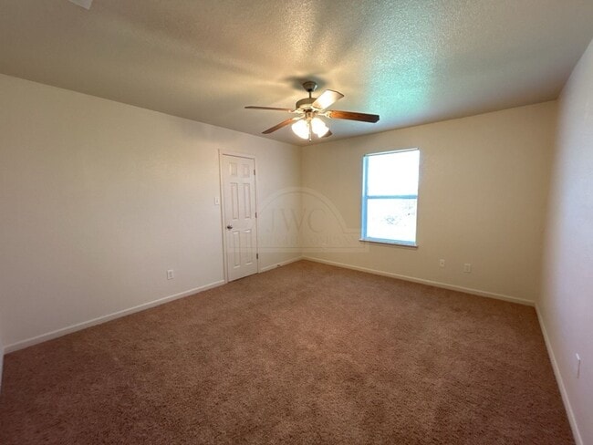 Building Photo - 1405 Cinch