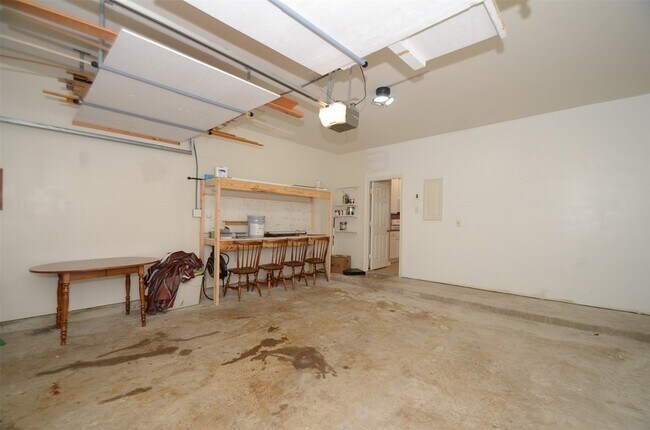 Building Photo - 5606 Claybeck Ln
