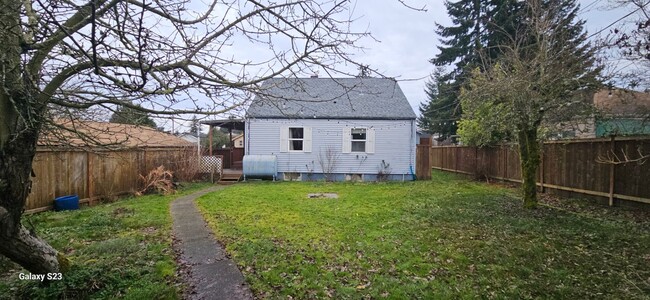 Building Photo - Coming Soon - 3bed/1 bath near Point Defiance