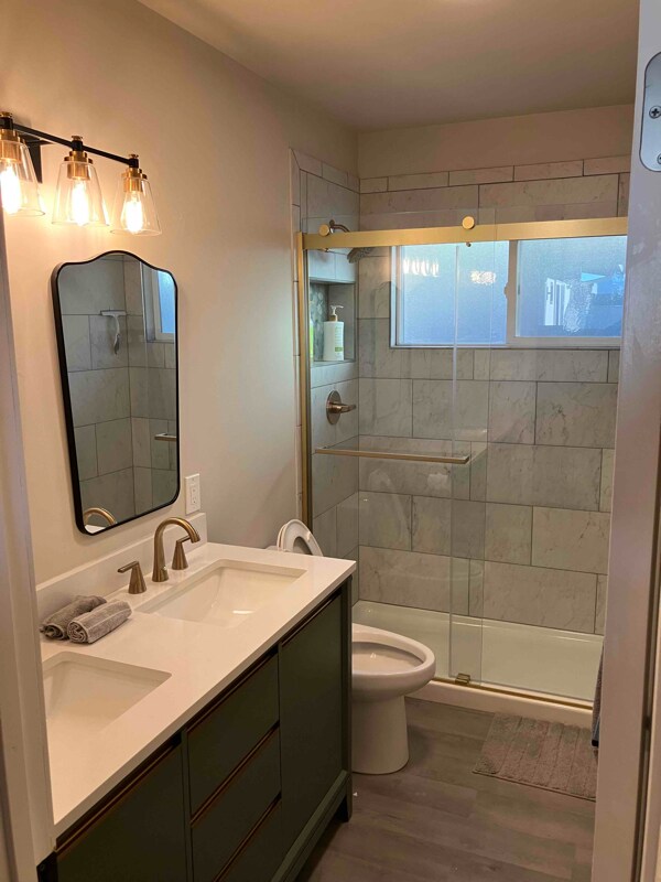 Building Photo - 705 Center Ct