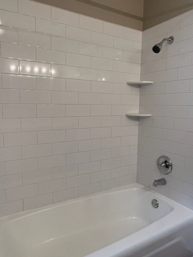 Building Photo - ***Awesome Home-Great Location***