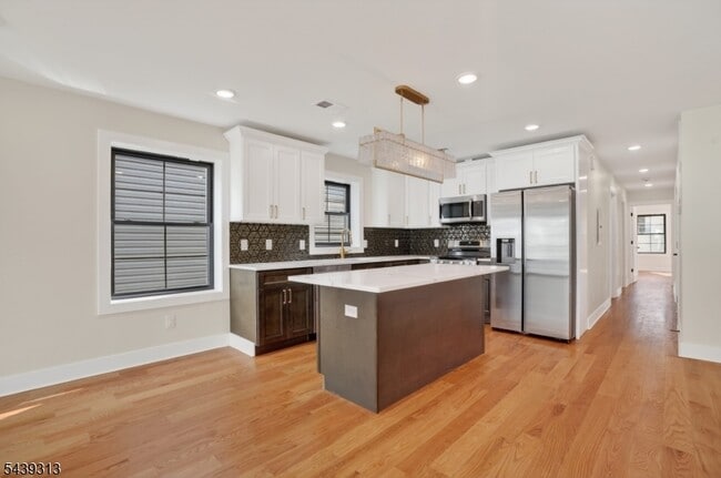 Building Photo - 747 S 11th St