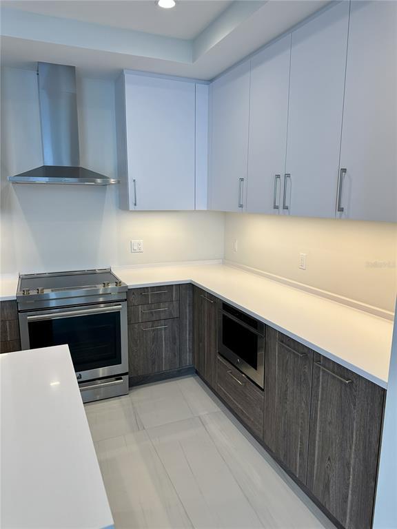 Building Photo - 275 1st Ave S