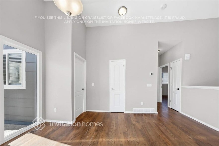 Building Photo - 6025 Fossil Dr