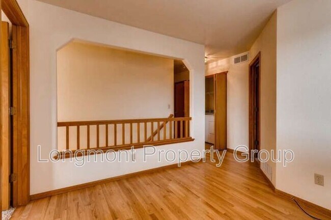 Building Photo - 709 Clarendon Dr