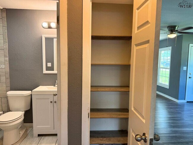 Building Photo - 2949 Cunningham Dr