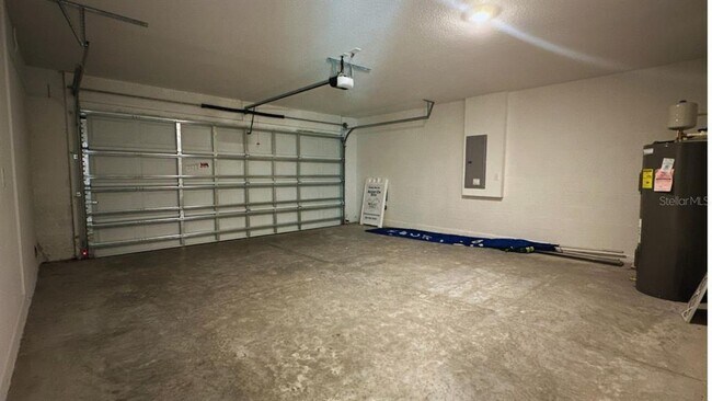 Building Photo - 16408 SW 27th Cir